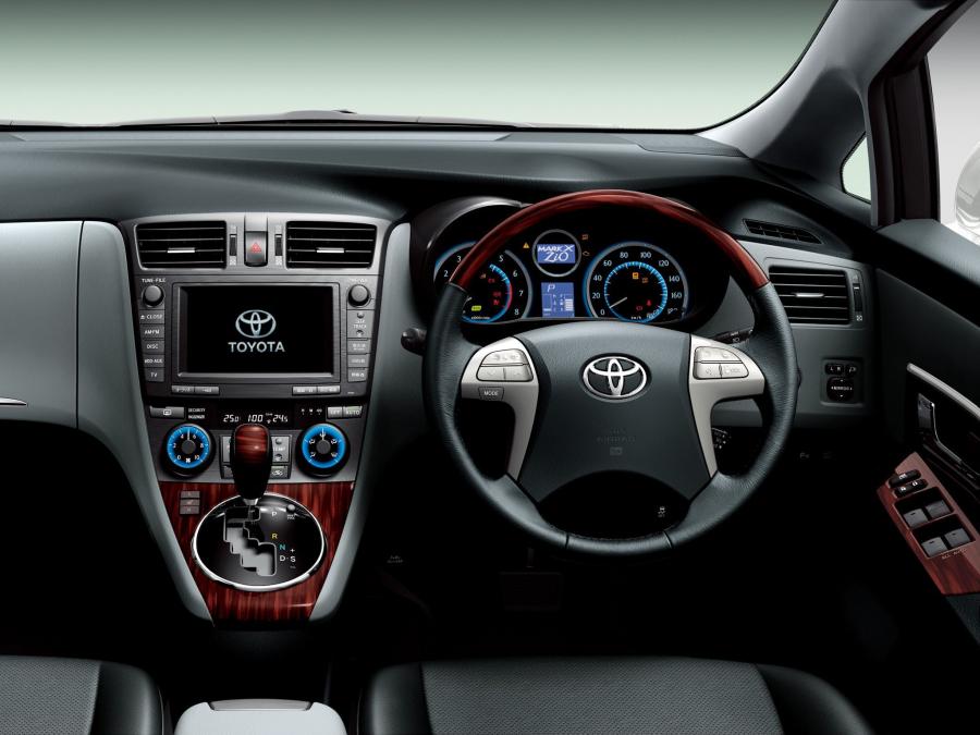  Toyota Mark X ZiO 2011 года  (фото 4 из 5)